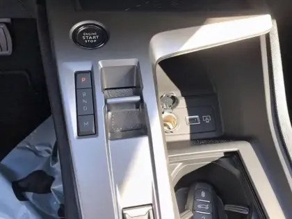 Photo 33 Peugeot 308  Hybrid 136 e-DCS6