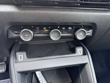 Photo 17 Citroën C4 e- 156 ch autonomie étendue