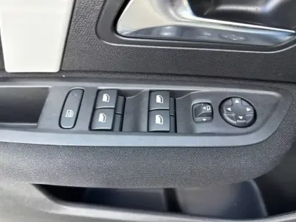 Photo 21 Citroën C4 e- 156 ch autonomie étendue