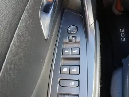 Photo 59 Peugeot 308  PureTech 130ch S&S EAT8