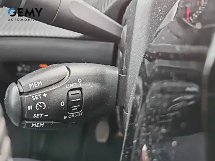 Photo 19 Peugeot 208  PureTech 100 S&S BVM6