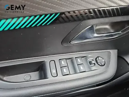 Photo 17 Peugeot 208  PureTech 100 S&S BVM6