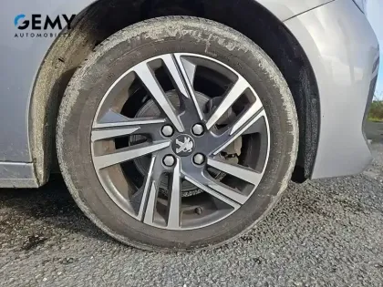 Photo 13 Peugeot 208  PureTech 100 S&S BVM6