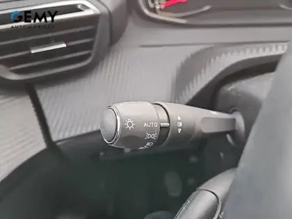 Photo 18 Peugeot 208  PureTech 100 S&S BVM6