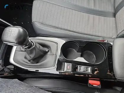 Photo 28 Peugeot 208  PureTech 100 S&S BVM6