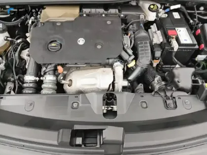 Photo 32 Peugeot 2008  BlueHDi 110 S&S BVM6