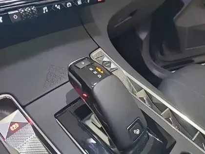 Photo 39 DS DS 7 DS7 Crossback PureTech 180 EAT8