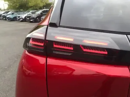 Photo 16 Peugeot 2008  Hybrid 145 e-DCS6