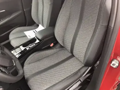 Photo 30 Peugeot 2008  Hybrid 145 e-DCS6