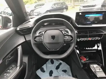 Photo 8 Peugeot 2008  Hybrid 145 e-DCS6