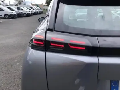 Photo 16 Peugeot 2008  Hybrid 145 e-DCS6