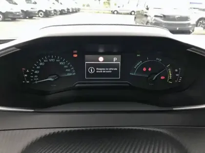 Photo 29 Peugeot 2008  Hybrid 145 e-DCS6