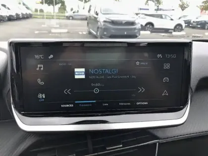 Photo 34 Peugeot 2008  Hybrid 145 e-DCS6