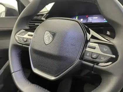 Photo 28 Peugeot 308  PHEV 180 e-EAT8