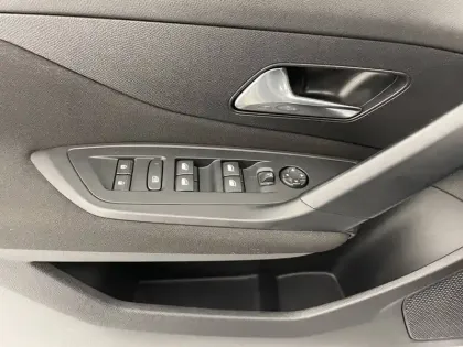 Photo 26 Peugeot 308  PHEV 180 e-EAT8