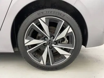 Photo 15 Peugeot 308  PHEV 180 e-EAT8