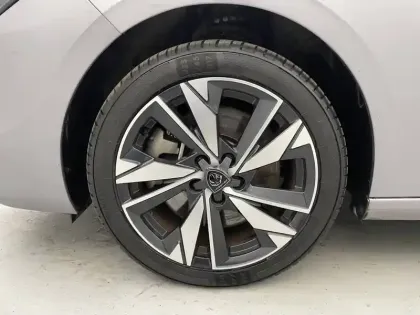 Photo 16 Peugeot 308  PHEV 180 e-EAT8