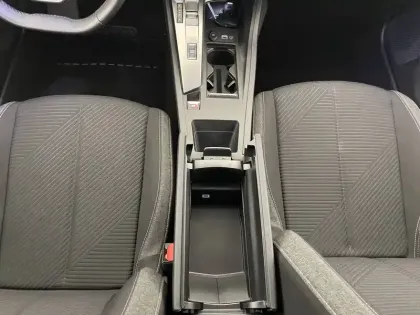 Photo 29 Peugeot 308  PHEV 180 e-EAT8