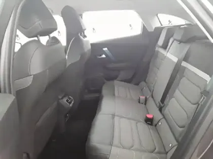 Photo 9 Citroën C4 e- 136 ch Automatique