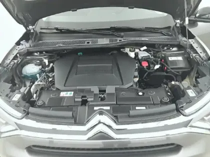 Photo 19 Citroën C4 e- 136 ch Automatique