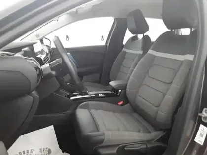 Photo 8 Citroën C4 e- 136 ch Automatique