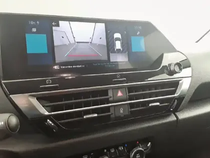 Photo 14 Citroën C4 e- 136 ch Automatique