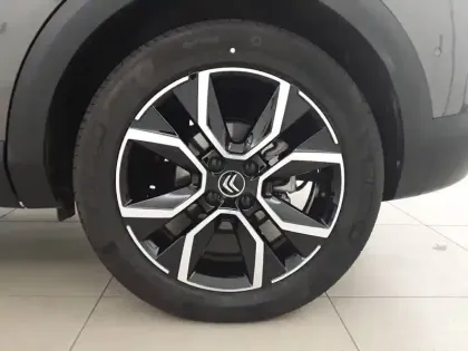 Photo 10 Citroën C4 e- 136 ch Automatique