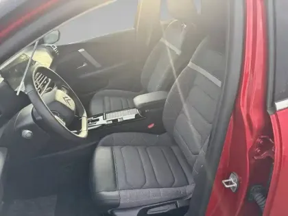 Photo 10 Citroën C4 e- 136 ch Automatique