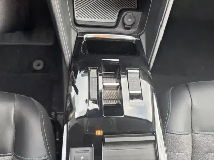 Photo 13 Citroën C4 e- 136 ch Automatique