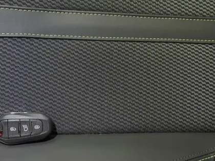 Photo 21 Peugeot 2008  Hybrid 145 e-DCS6