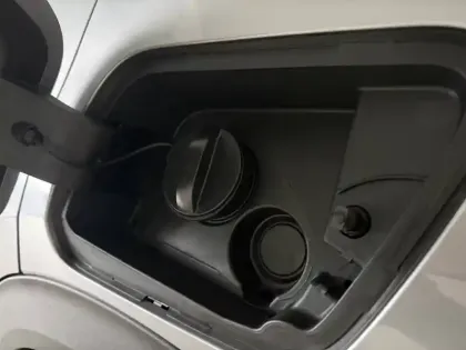 Photo 8 Peugeot 2008  Hybrid 145 e-DCS6