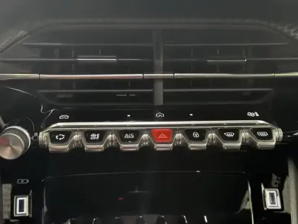 Photo 15 Peugeot 2008  Hybrid 145 e-DCS6