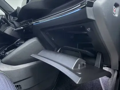 Photo 18 Peugeot 2008  Hybrid 145 e-DCS6