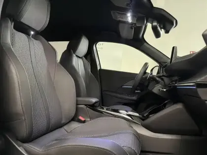 Photo 19 Peugeot 2008  Hybrid 145 e-DCS6