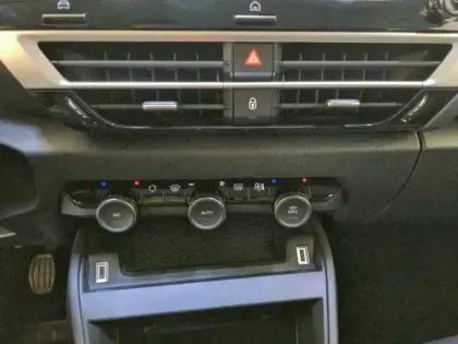 Photo 14 Citroën C4  PureTech 100 BVM6