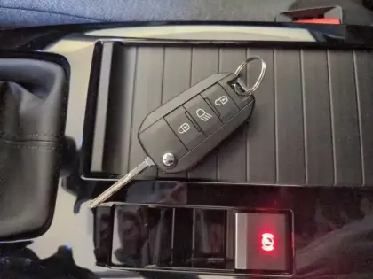 Photo 18 Citroën C4  PureTech 100 BVM6