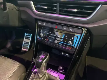 Photo 37 Volkswagen T-roc  Cabriolet 1.5 TSI EVO2 150 Start/Stop DSG7