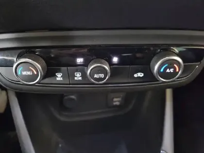 Photo 24 Opel Crossland X  1.2 Turbo 110 ch