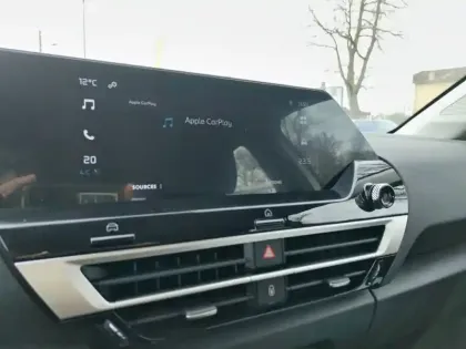 Photo 19 Citroën C4 e- 136 ch Automatique