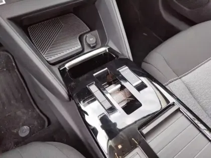 Photo 13 Citroën C4 e- 136 ch Automatique