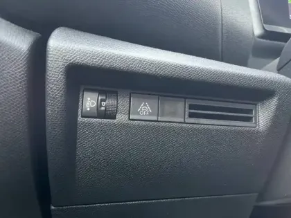 Photo 41 Citroën C4 e- 136 ch autonomie standard  Automatique