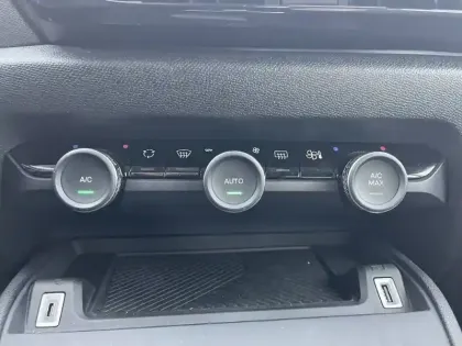 Photo 19 Citroën C4 e- 136 ch autonomie standard  Automatique