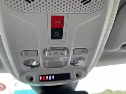 Photo 21 Citroën C4  Hybride 136 e-DCS6