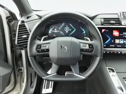 Photo 8 DS DS 7 DS7 Crossback Hybride E-Tense 300 EAT8 4x4