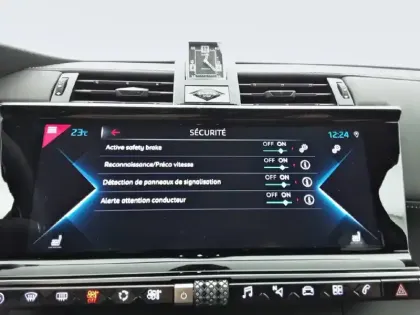 Photo 37 DS DS 7 DS7 Crossback Hybride E-Tense 300 EAT8 4x4