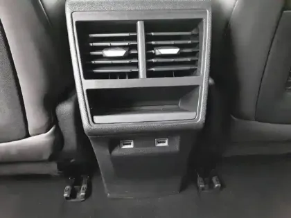 Photo 61 DS DS 7 Gén. I Ph1 Louvre 5