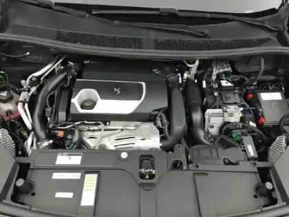 Photo 100 DS DS 7 DS7 Crossback Hybride E-Tense 225 EAT8