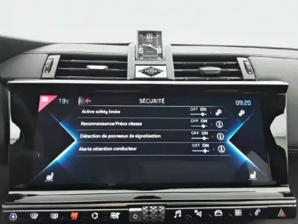 Photo 32 DS DS 7 DS7 Crossback Hybride E-Tense 225 EAT8