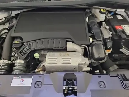 Photo 14 Peugeot 2008  PureTech 100 S&S BVM6