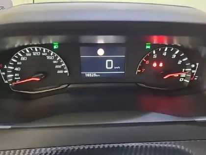 Photo 9 Peugeot 2008  PureTech 100 S&S BVM6